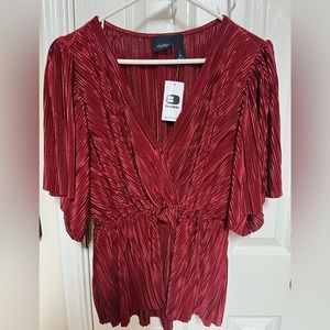 NWT - beautiful Buckle Shirt